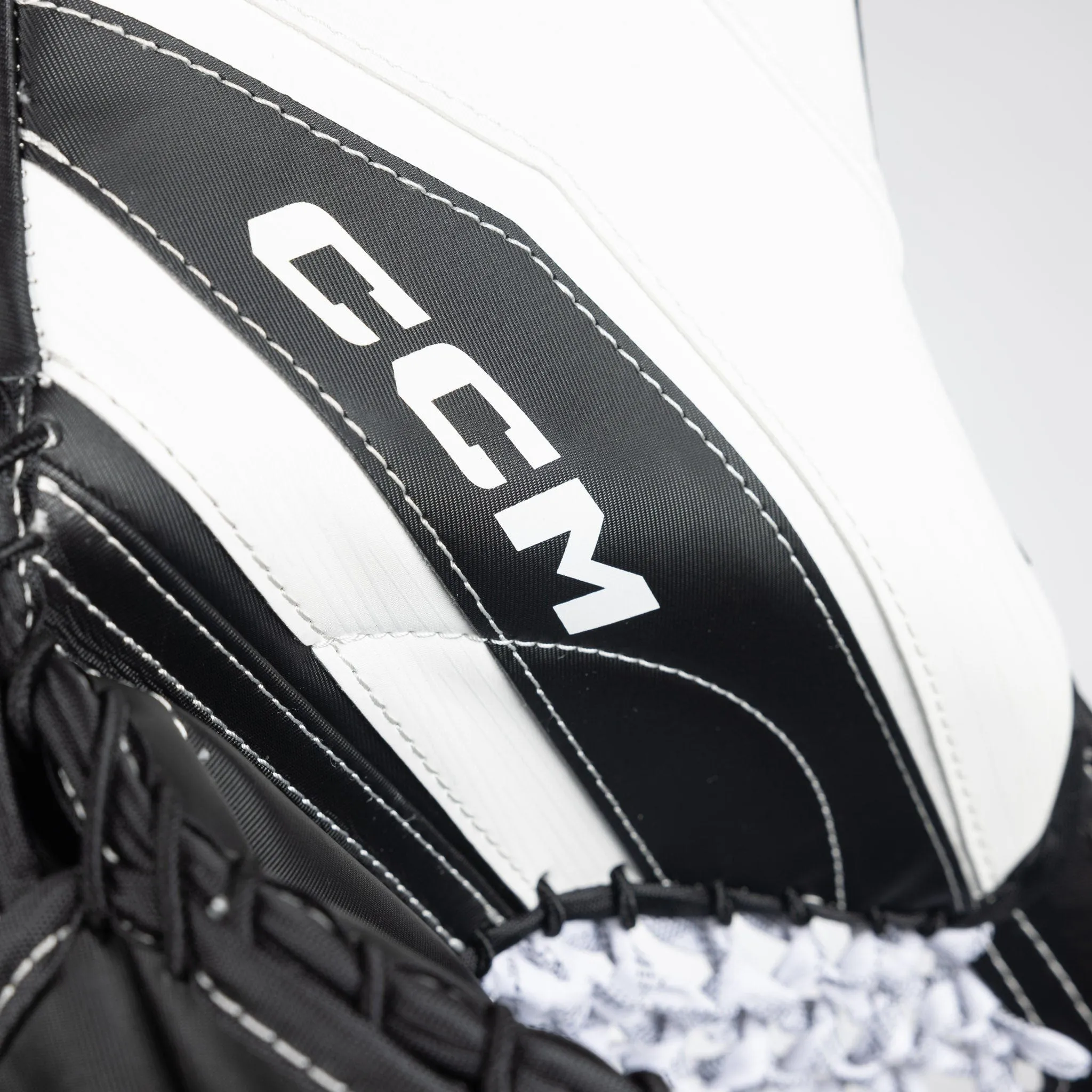 CCM Extreme Flex E6.5 Senior Goalie Catcher - Source Exclusive
