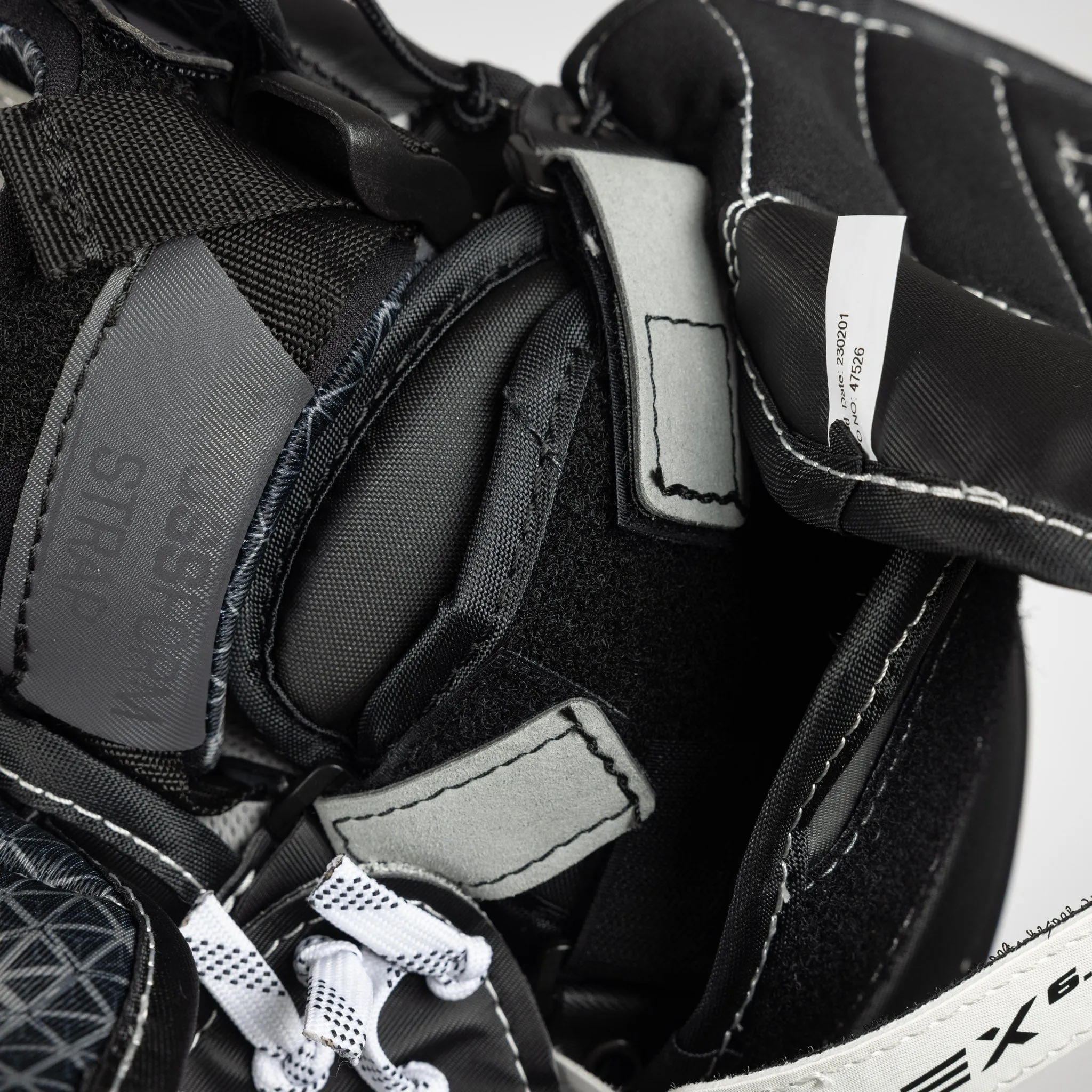 CCM Extreme Flex E6.5 Senior Goalie Catcher - Source Exclusive