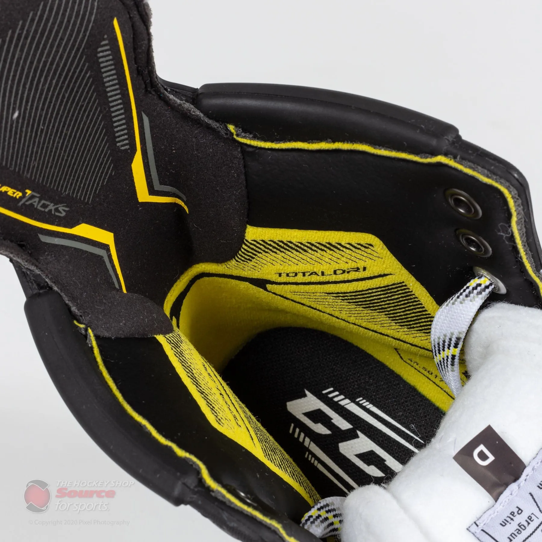 CCM Super Tacks Vector Plus Senior Hockey Skates (2020)