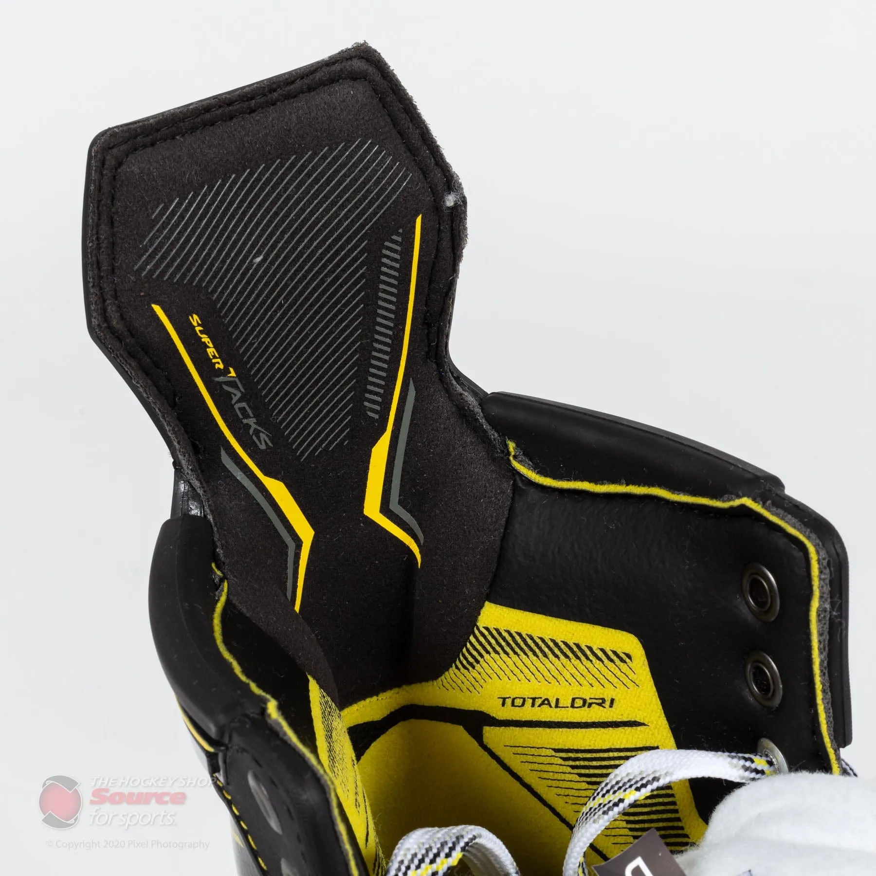 CCM Super Tacks Vector Plus Senior Hockey Skates (2020)