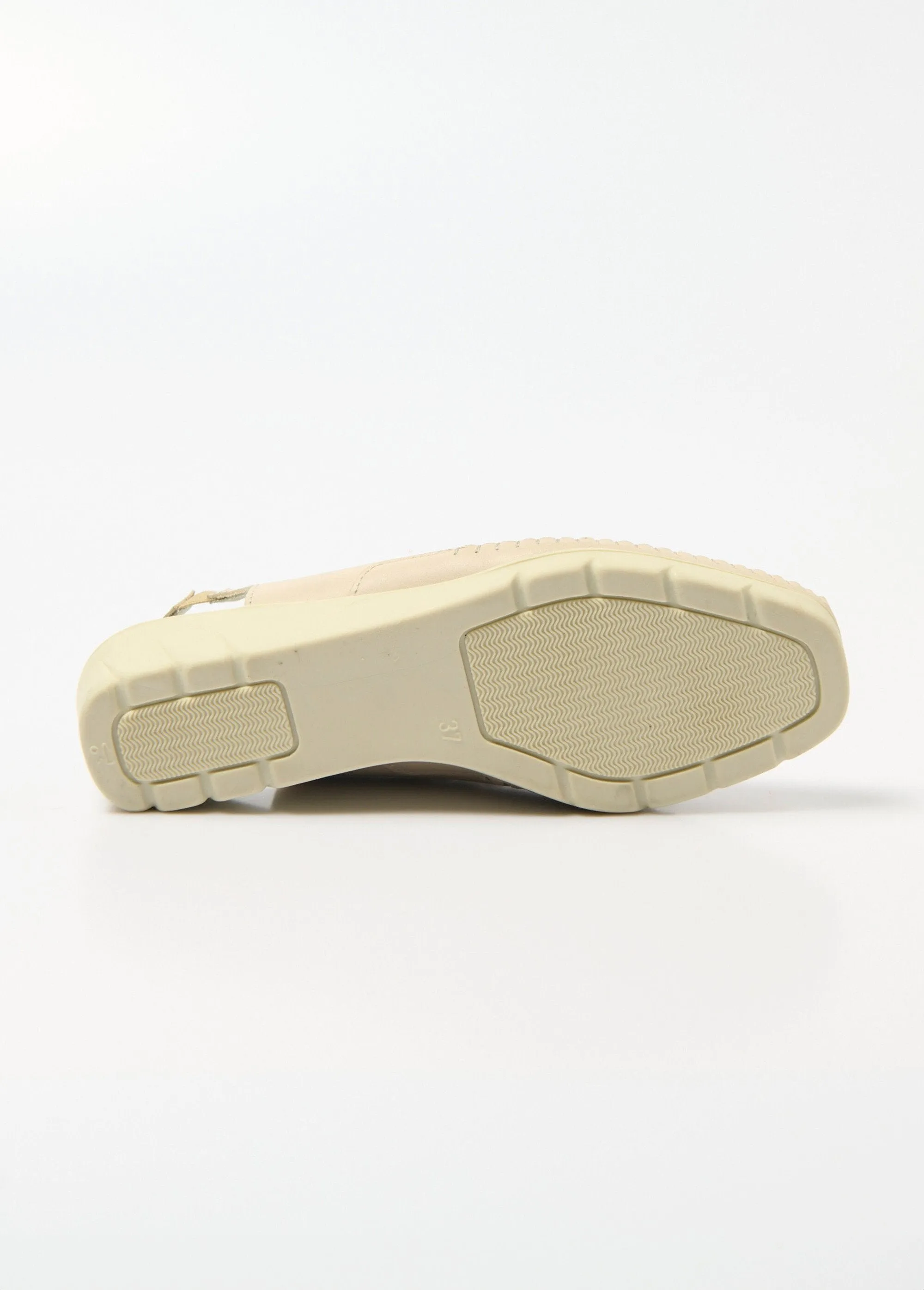 Comfort width closed toe leather sandals