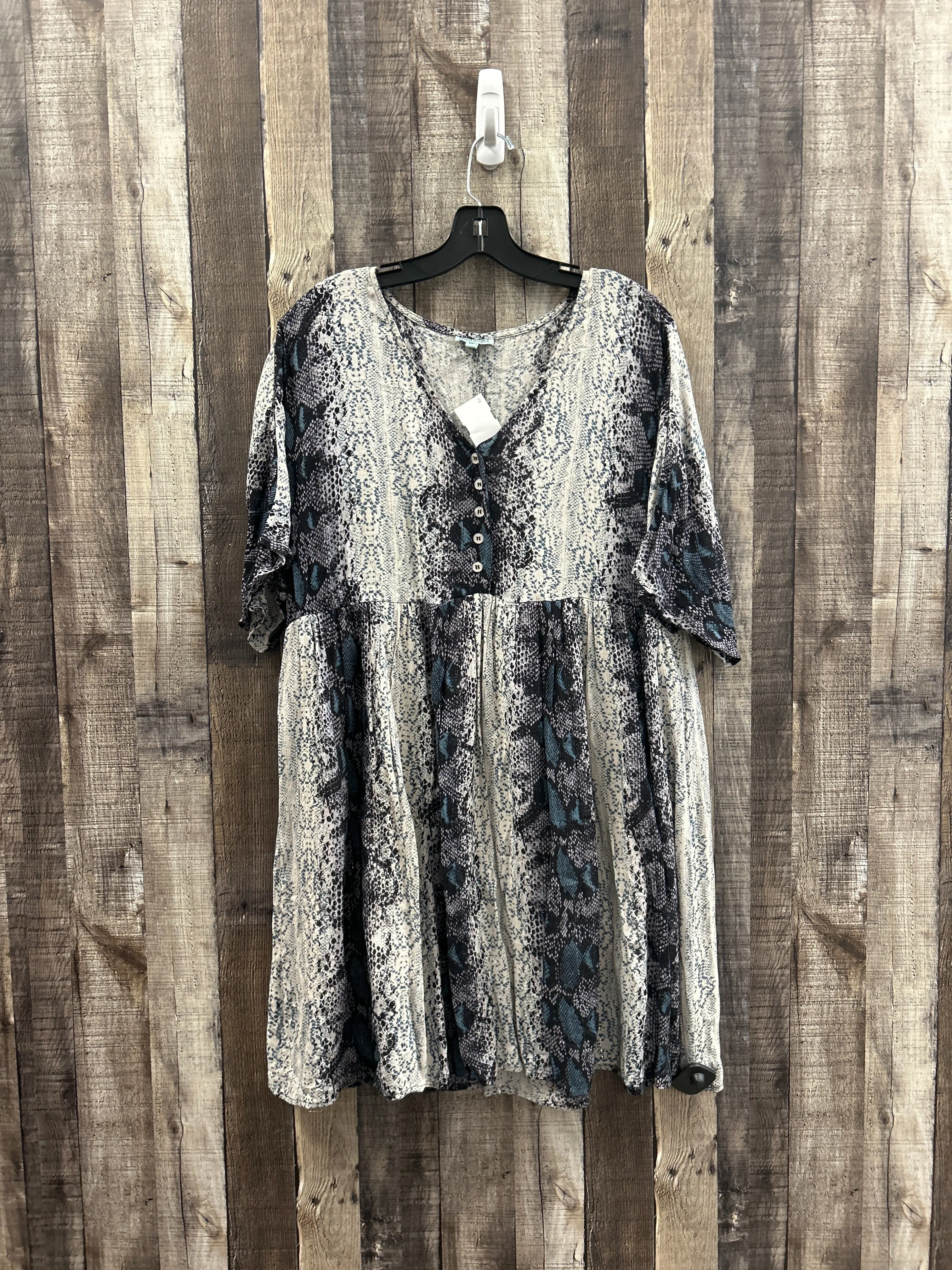 Dress Casual Short By Cme In Snakeskin Print, Size: M
