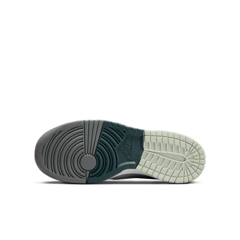 Dunk Lifestyle Shoes
