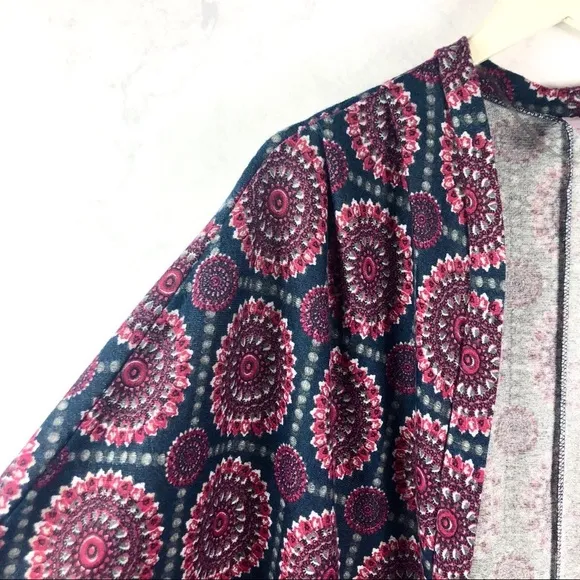 [Francesca’s] Navy Printed Cardigan
