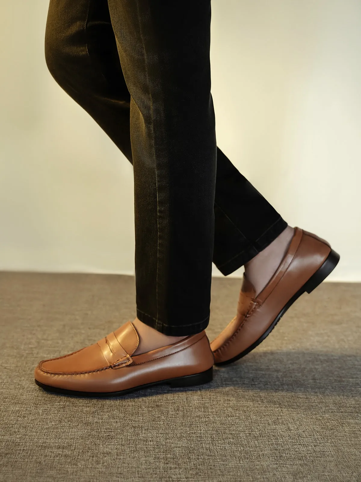 Men "NON" Woven Textured Slip On Casual Leather Moccasin Shoes