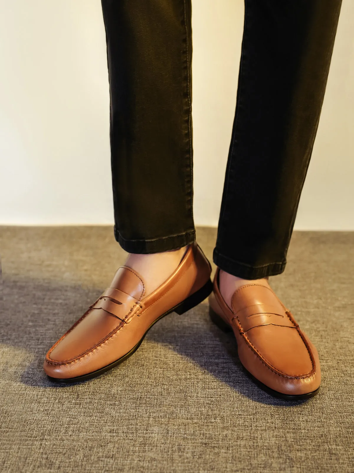 Men "NON" Woven Textured Slip On Casual Leather Moccasin Shoes