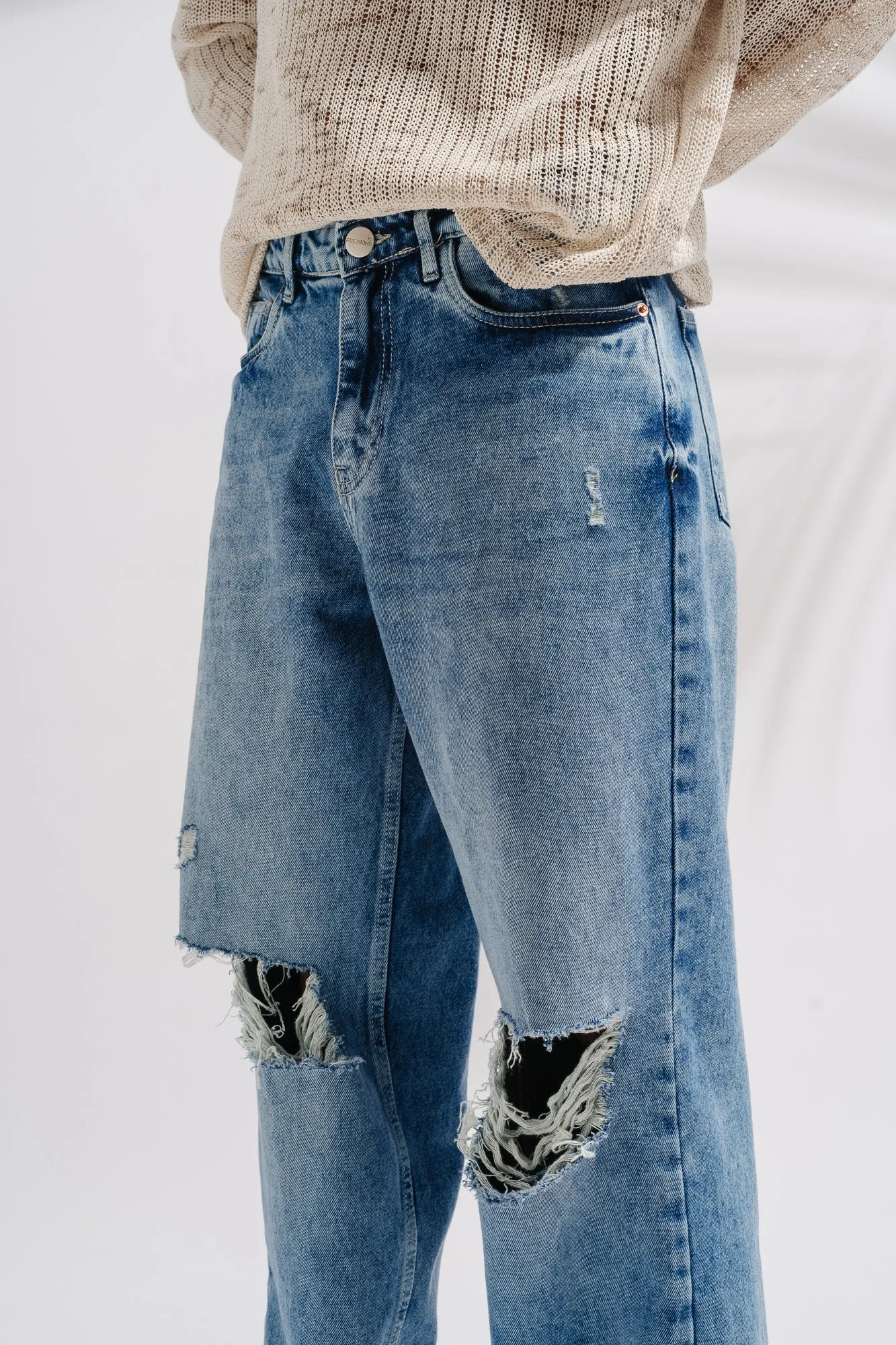 Men's Knee Ripped Straight Jeans