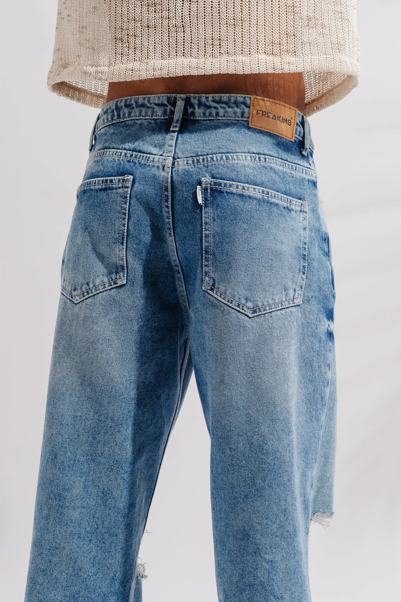 Men's Knee Ripped Straight Jeans