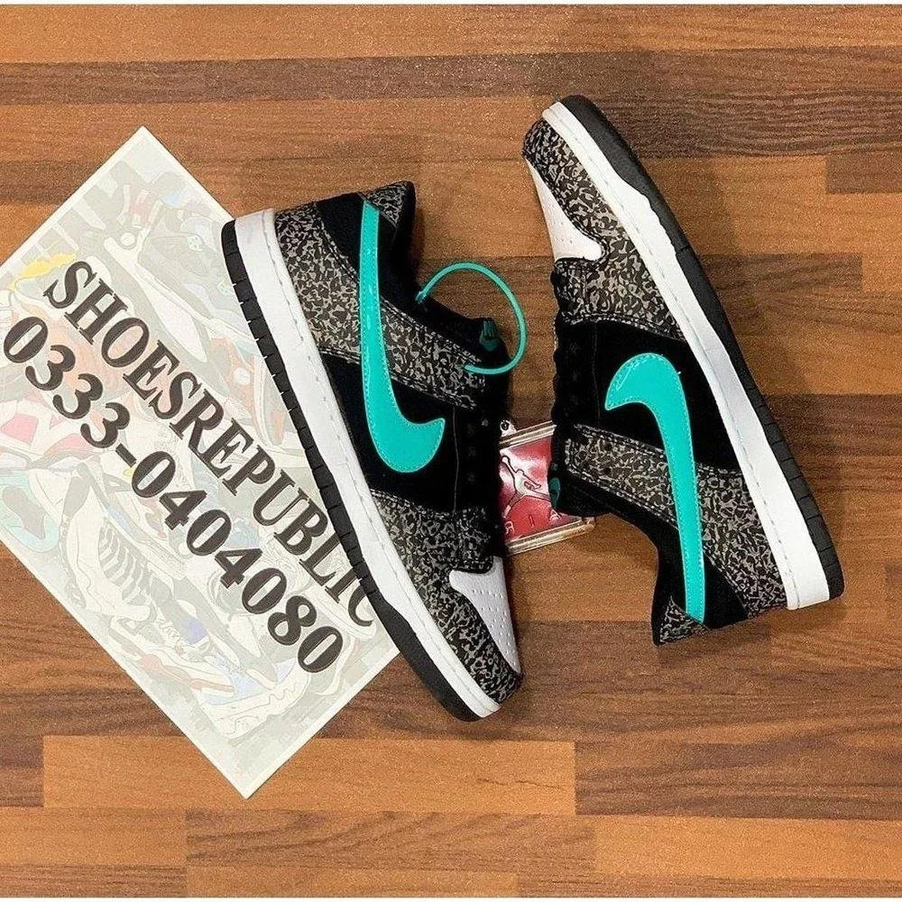 SB Dunks Atmos Elephant - Grey/Green Skate Shoes