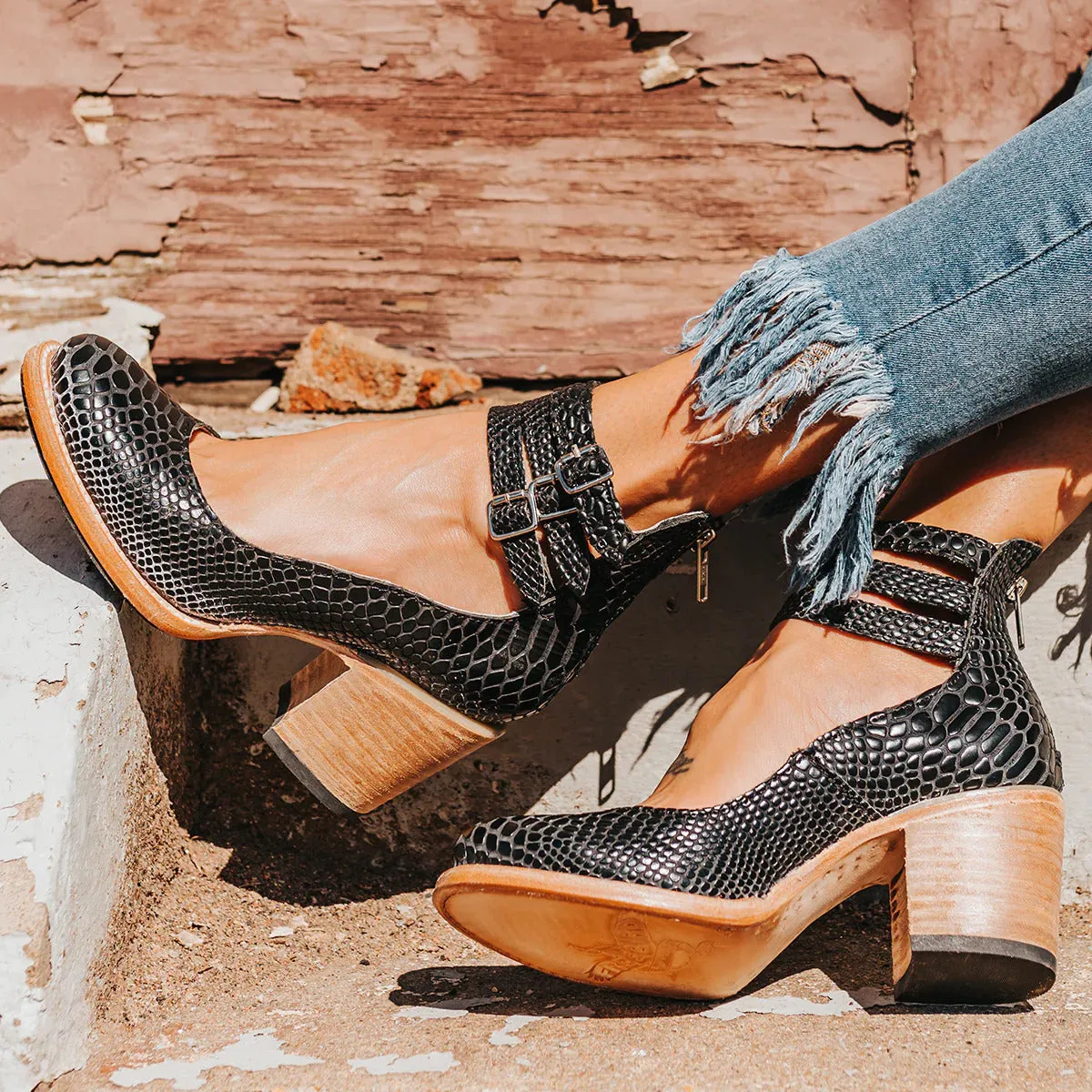 SunSteps™ | Elegant Ergonomic Leather Boots