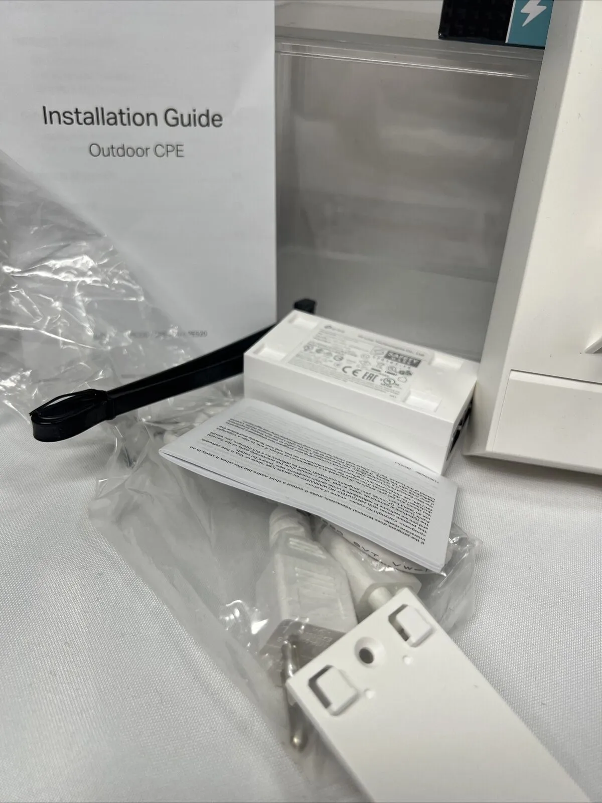 TP-Link CPE210 2.4GHz 300Mbps High Power Wireless Outdoor Access Point / CPE