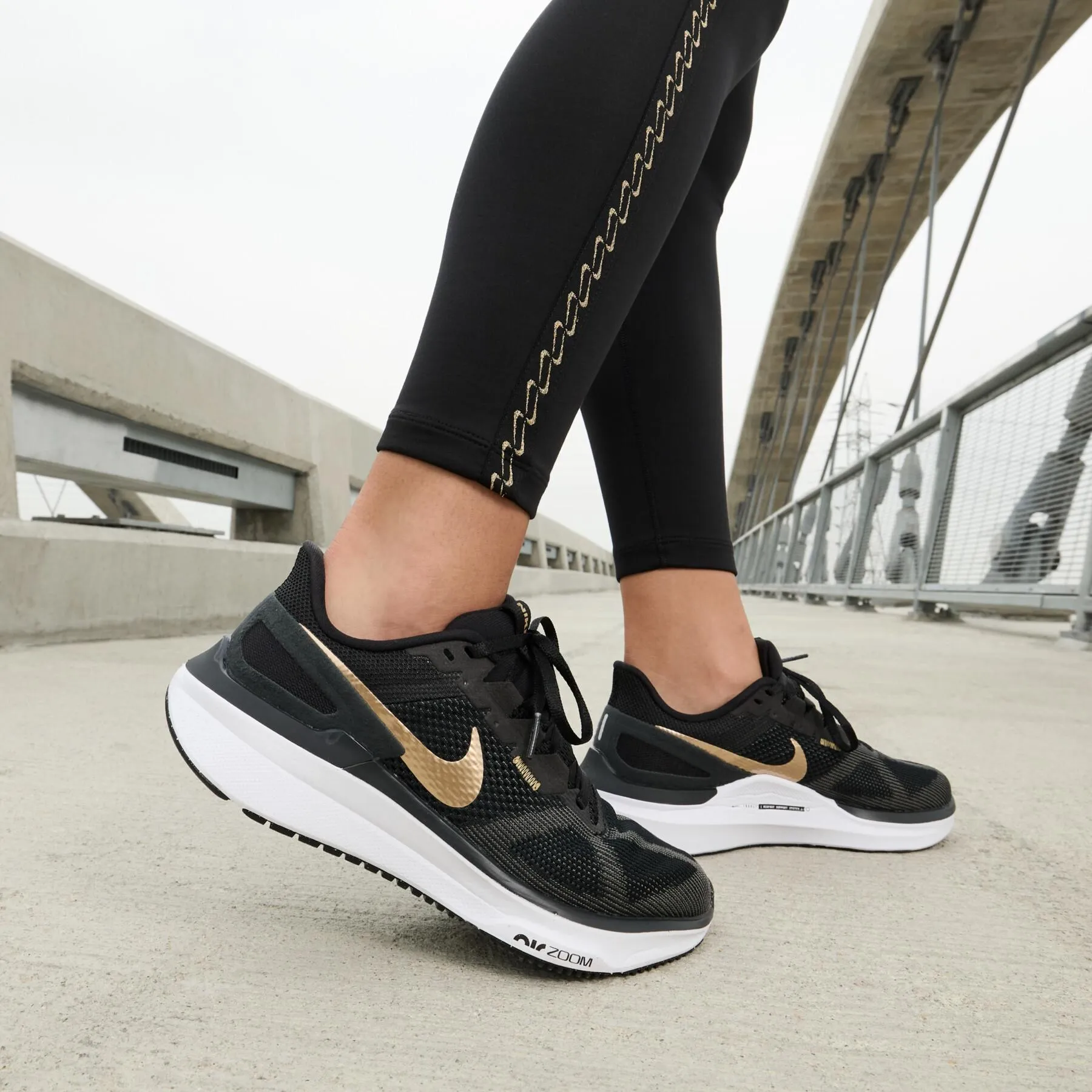 W Nike Air Zoom Structure 25 (Blk/Gold)
