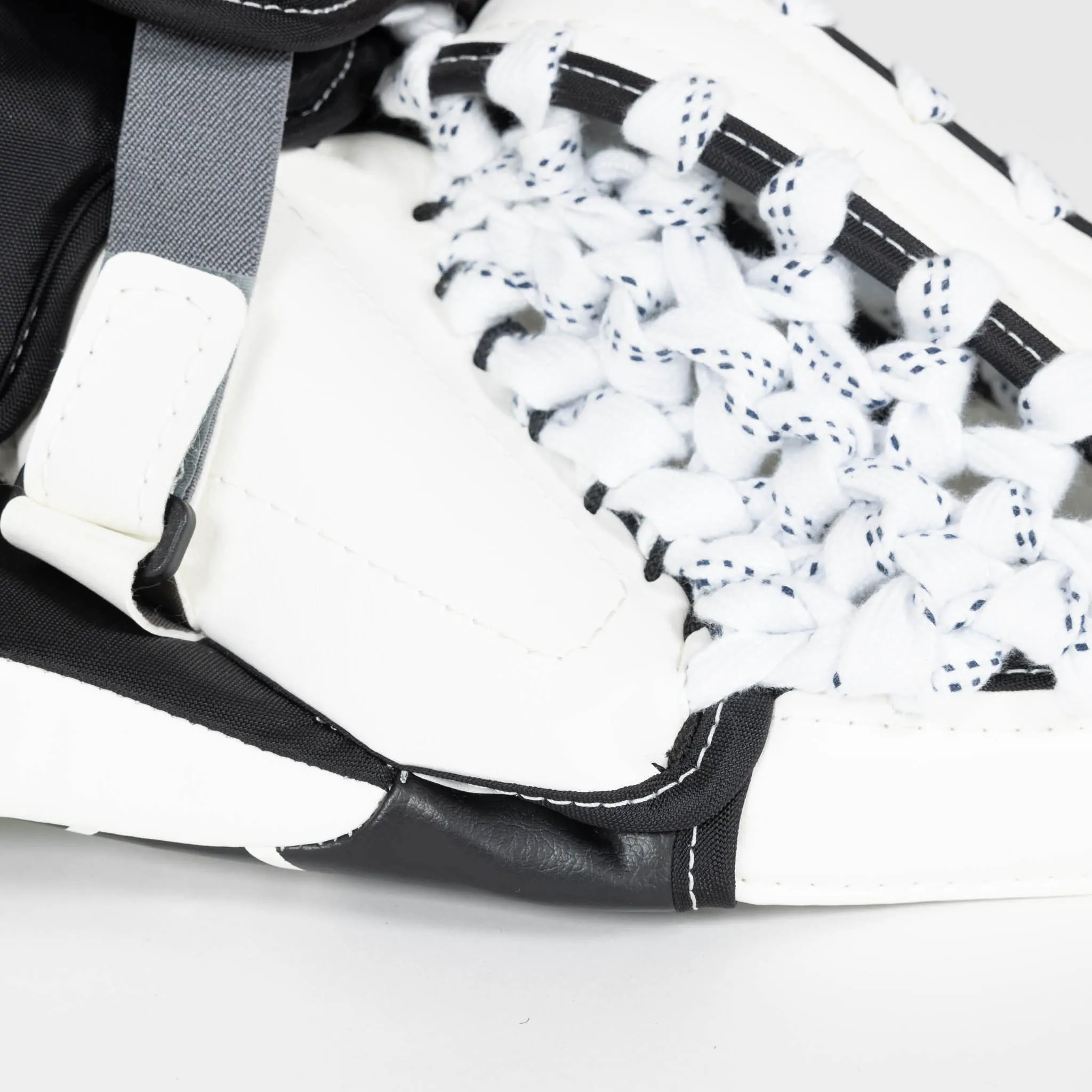 Warrior Ritual G6 E  Youth Goalie Catcher