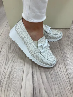 WONDERS - E-6701 SLIP-ON LOW WEDGE SHOE - WHITE CROC
